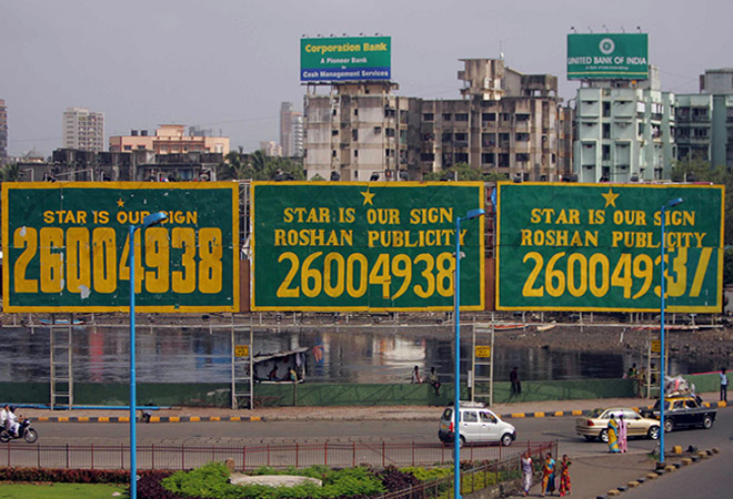 Advertisement hoardings in Indian Cities: ​ भारत के शहरों में विज्ञापनों की होर्डिंग