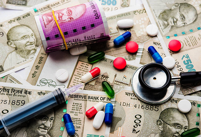 Healthcare in India: भारत में स्वास्थ्य सेवा इतना महंगा क्यों है?