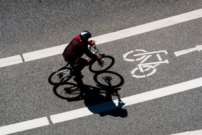स्थायी शहरी परिवहन: शहरों में साइकिल से चलना आसान बनाने की ज़रूरत
