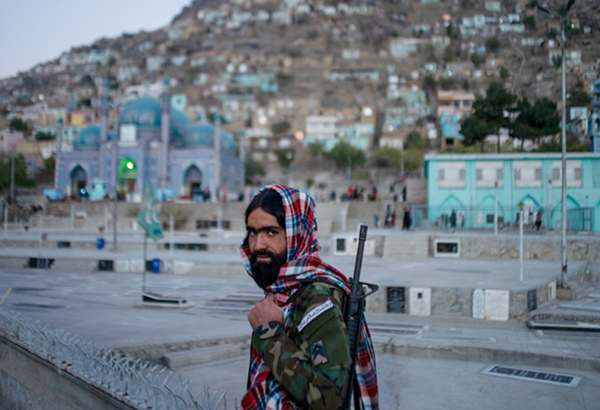 तालिबान 2.0 के तहत अफ़ग़ानिस्तान: देश में पाँव पसार रहे मानवीय संकट की समीक्षा