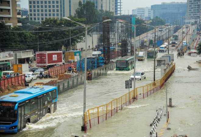 बेंगलुरु की बाढ़: भारत के शहरी इलाकों में बाढ़ की बढ़ती चुनौती!  